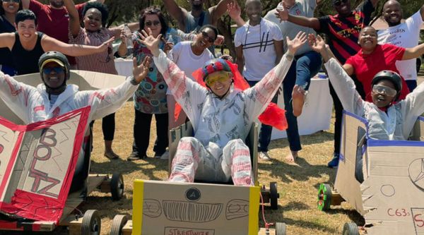 Construcción de karts para team building de empresa