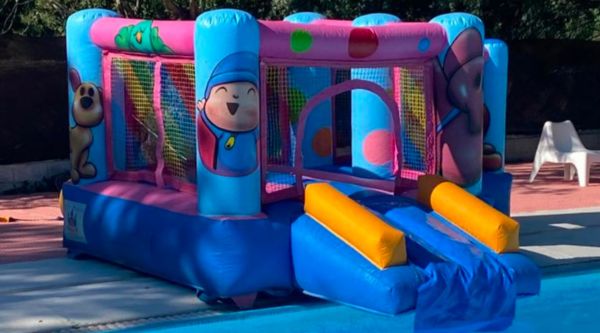 Castillos hinchables pequeños para fiestas de fin de curso en colegios de Madrid