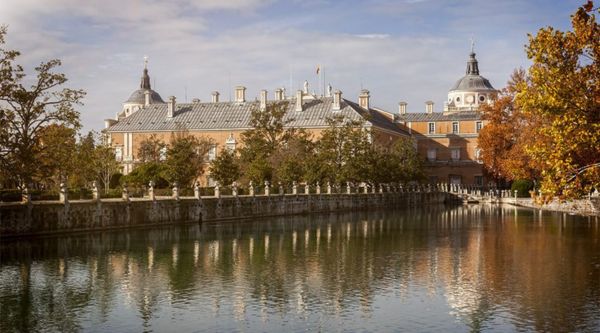 Entorno del viaje de fin de curso en Aranjuez, a orillas del río Tajo