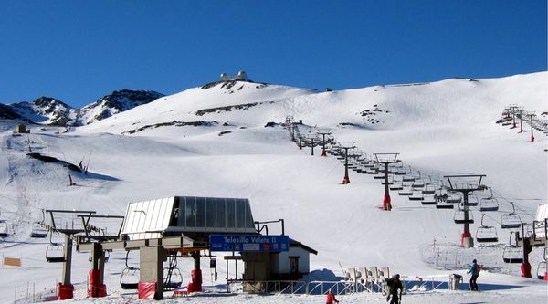 Viaje de esquí en Sierra Nevada para colegios e institutos