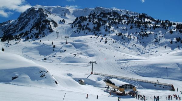 Alumnos de Secundaria en un viaje de nieve a Baqueira Beret